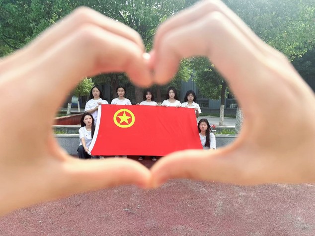 投稿人：李静怡，邢怡然22秋幼升2班电话：17716378858..jpg
