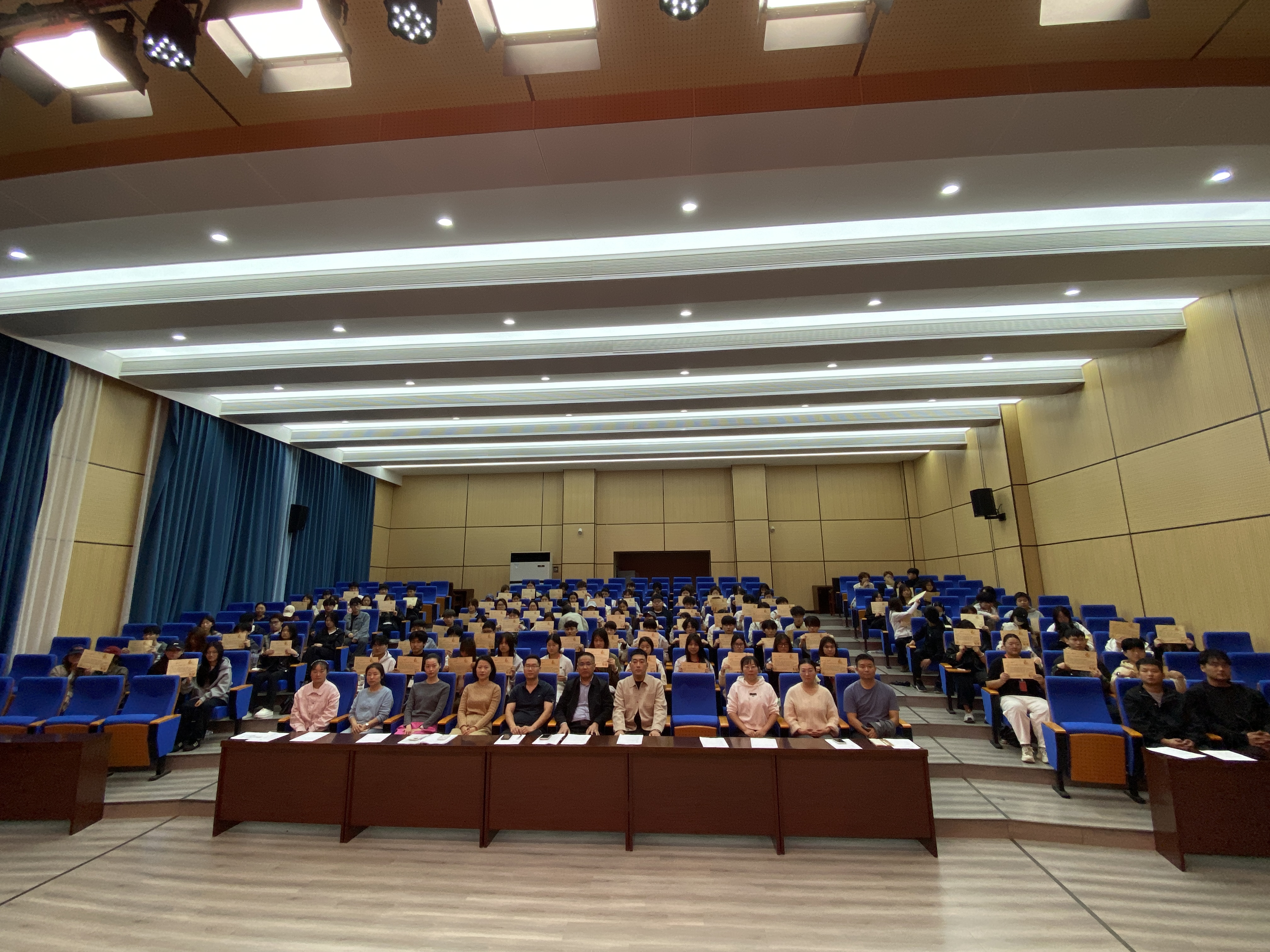 dce1cd67f69be4f3b99cb7b7809c70bd.jpg