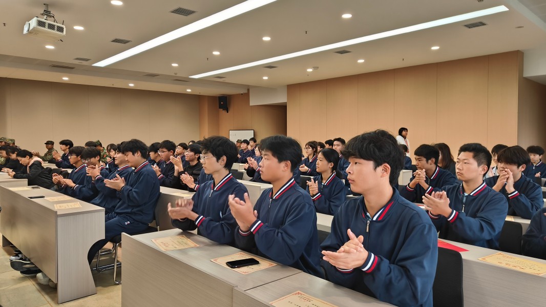鼓掌.jpg