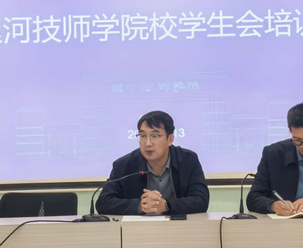 8b661e195fea73184bfc4f1ebffe788a.jpg 8b661e195fea73184bfc4f1ebffe788a.jpg