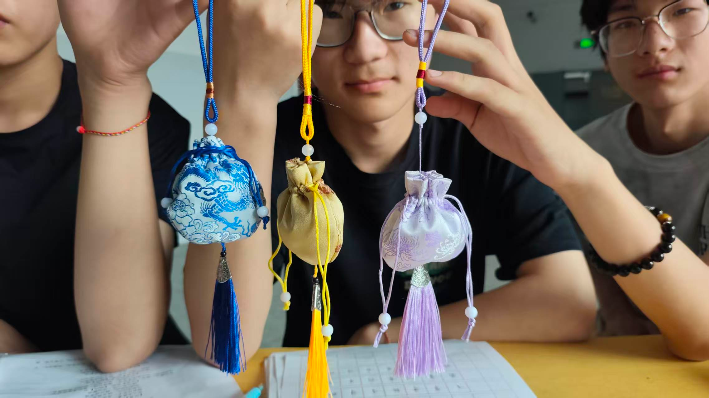 图片2.png 图片2.png
