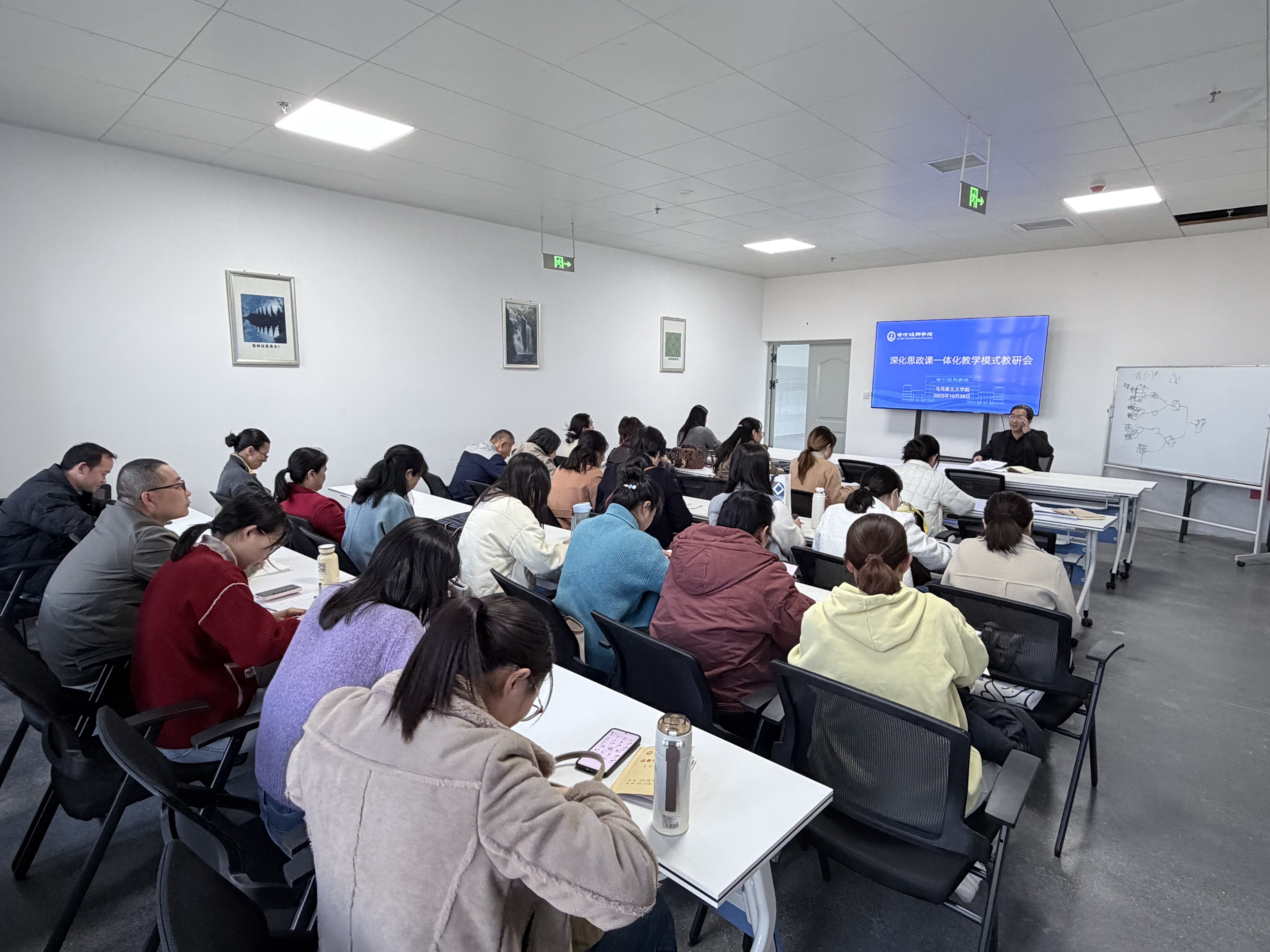 bc657347af828c07006405bb9d9ed159.jpg bc657347af828c07006405bb9d9ed159.jpg